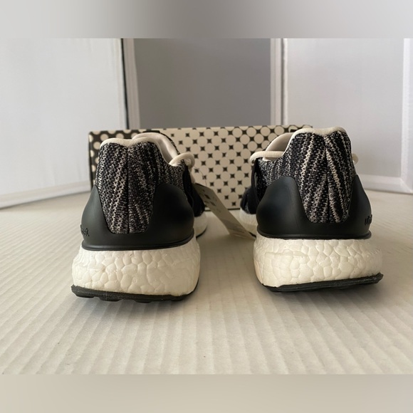 NWT Stella McCartney by Adidas UltraBOOST PARLEY Sneaker Oreo size US 8 1/2 UK 7 - Picture 16 of 16